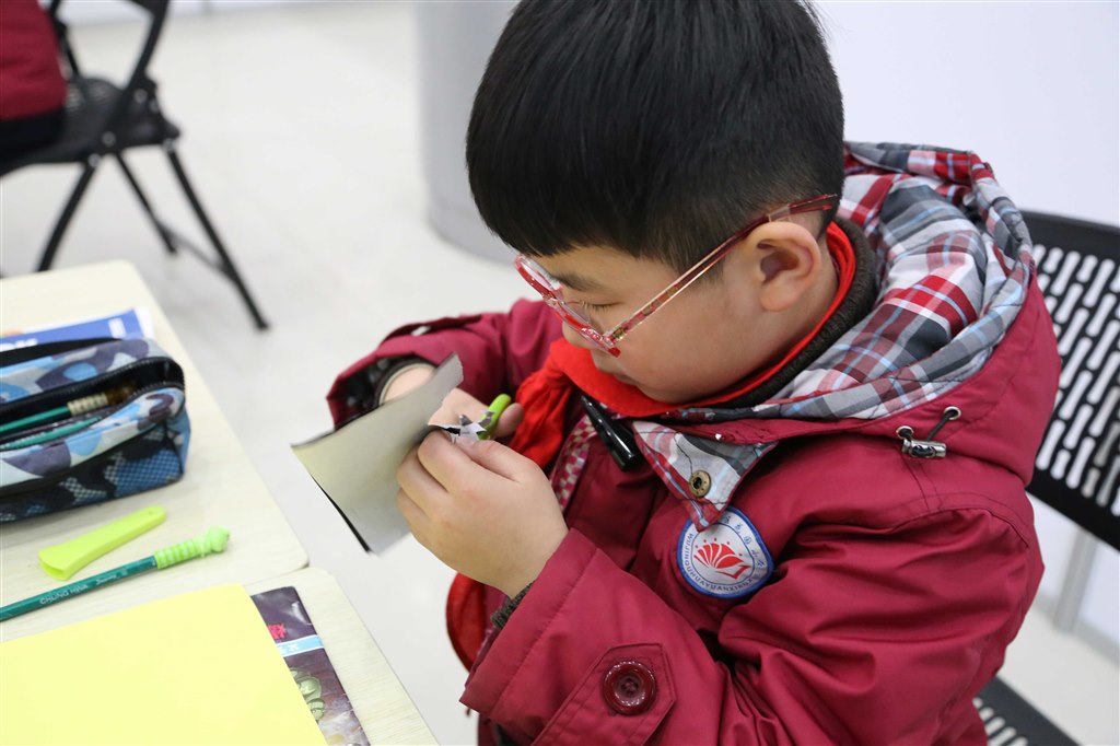 花园小学免考生走进博物馆