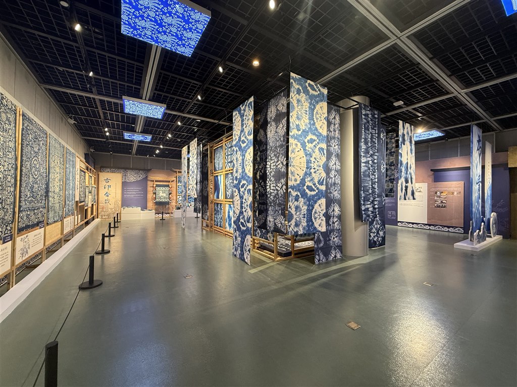 展厅照片3.jpg 展厅照片3.jpg