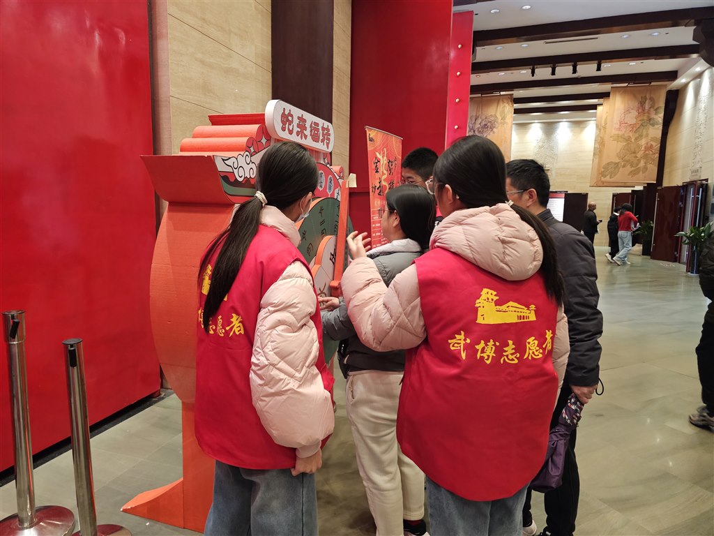 志愿者 (2).jpg 志愿者 (2).jpg