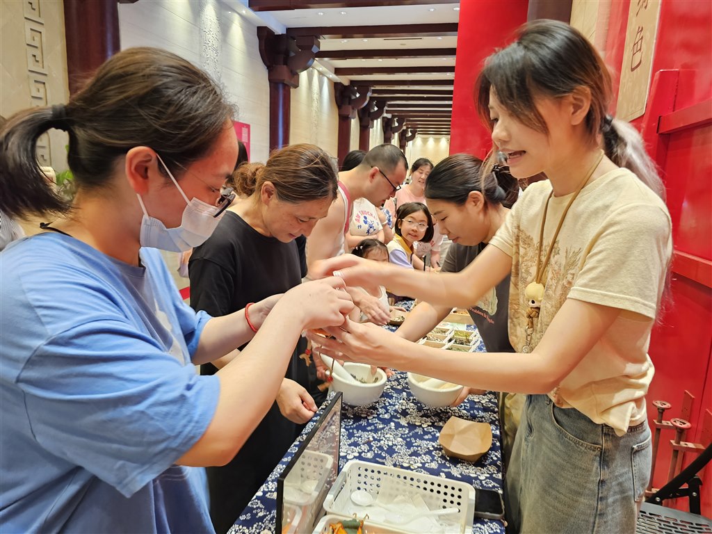 活动 (3).jpg 活动 (3).jpg