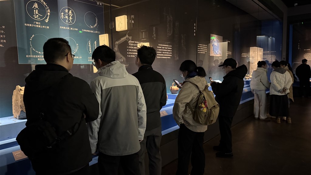 人 (2).JPG 人 (2).JPG