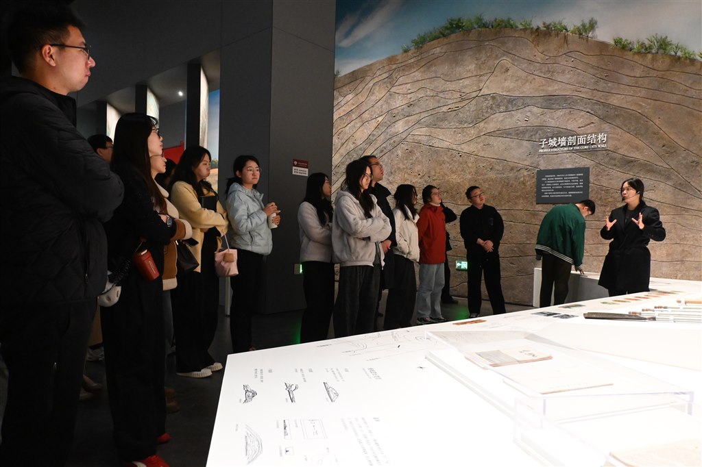 参观 (4).JPG 参观 (4).JPG