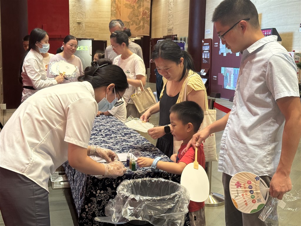 活动 (2).jpg 活动 (2).jpg